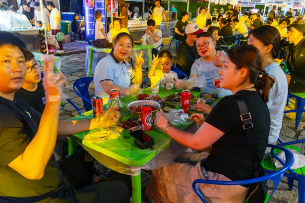 2025盱眙龍蝦美食文旅推廣季無錫分會場活動啟幕19.jpg