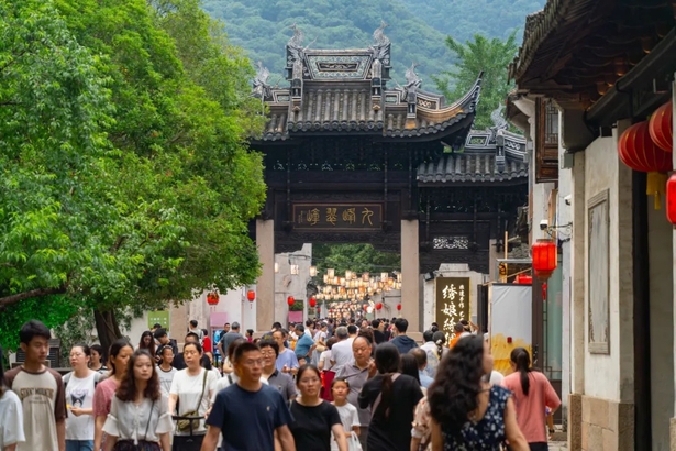 2025盱眙龍蝦美食文旅推廣季無錫分會場活動啟幕14.jpg
