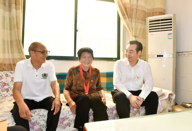 20250701史志軍開展“慶七一·聯系點上過黨日”活動.jpg